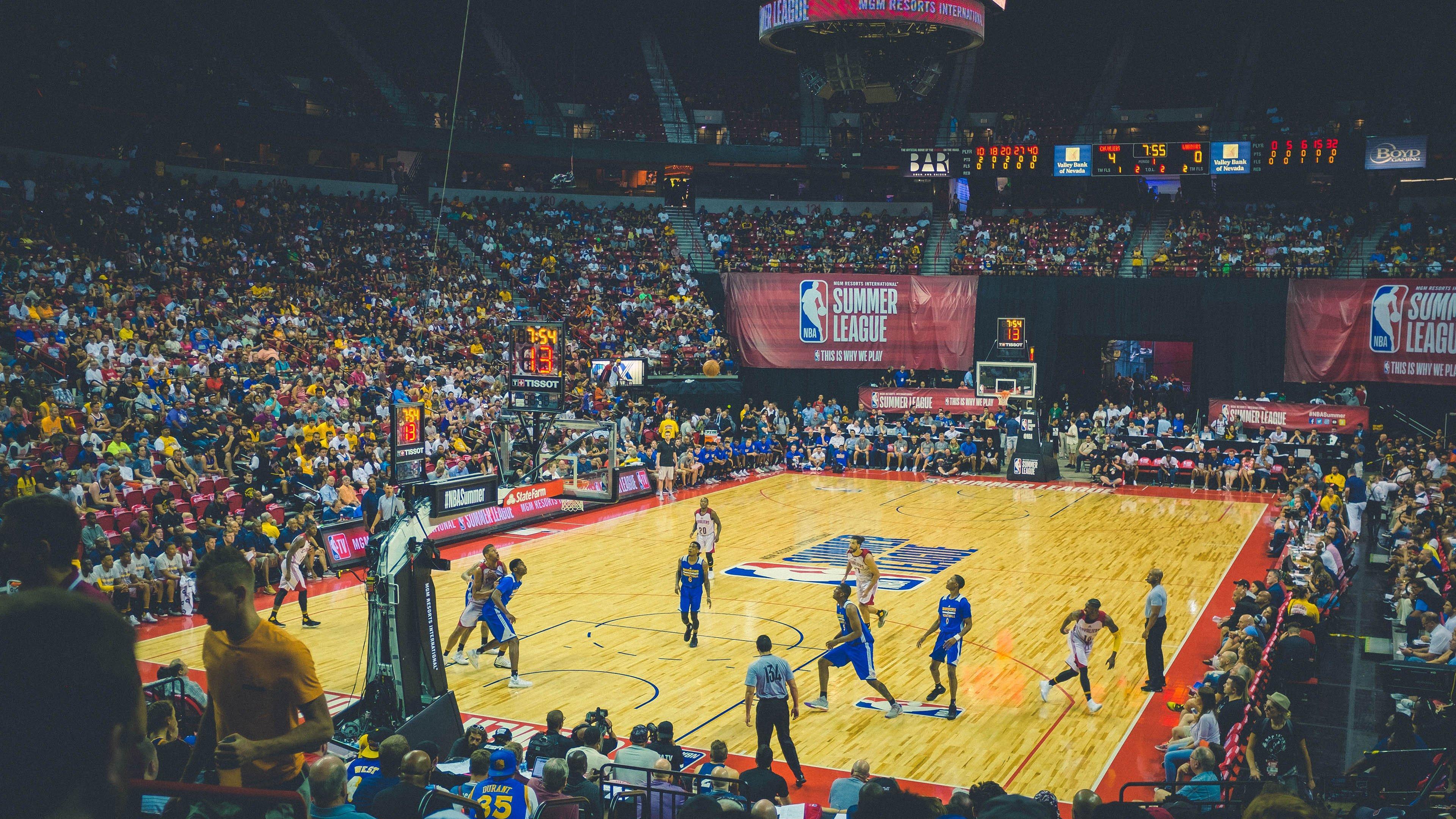 南大王碾压黄黑军团！凯恩全能王姿态叩问德甲，还有谁！